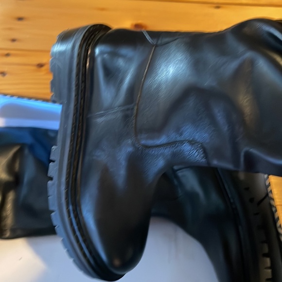 Charles David leather boots - Picture 3 of 6